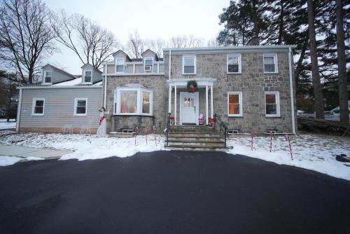 Unterkunft von außen, Lin Wood Retreat in Plainfield (NJ)
