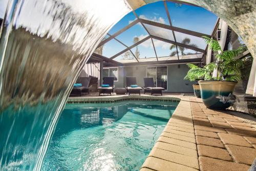 Beach Cottage with heated pool just off Siesta Key in Sarasota, USA