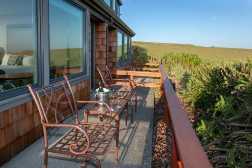 บริการและสิ่งอำนวยความสะดวก, ดิ อินน์ แอท เดอะ ไทด์ (The Inn at the Tides) in โบเดกาเบย์ (CA)