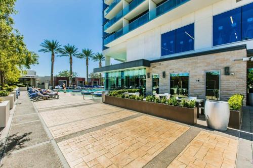 High Floor Mountain Views Studio BALCONY ACCESS 2409, Las Vegas (photo 6)