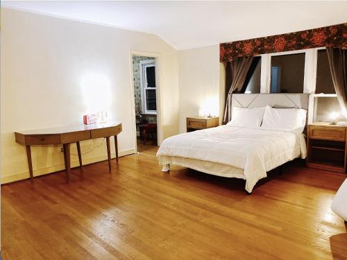 Lin Wood Retreat in Plainfield (Nueva Jersey)