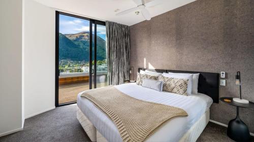 The Cove Penthouse- Lake Views- Free Parking- AC- BBQ - image 13