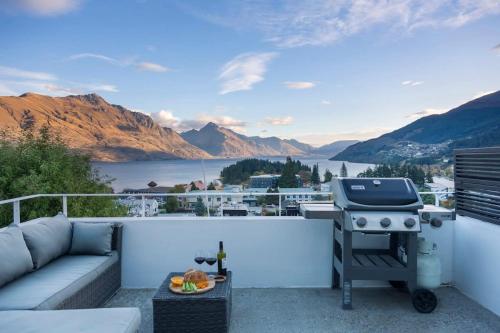 Villa Awa- Lake Views- BBQ- AC- Garage - image 12