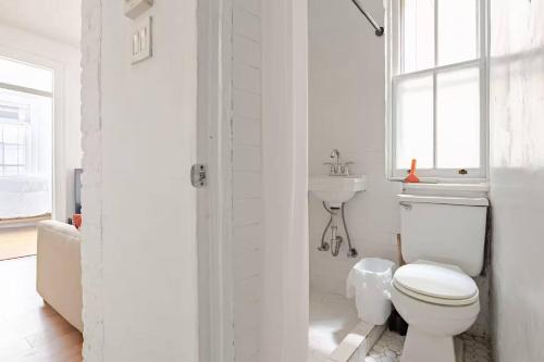Sundrenched East Village Apartment, New York (foto 10)