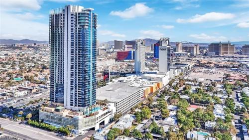 Luxury 1BR Palms STRIP VIEW BALCONY ACCESS 37322, Las Vegas (zdjęcie 10)