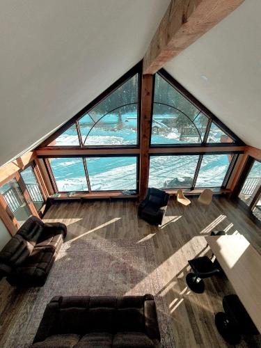 River Safari Eagles Nest in บลูริเวอร์ (BC)