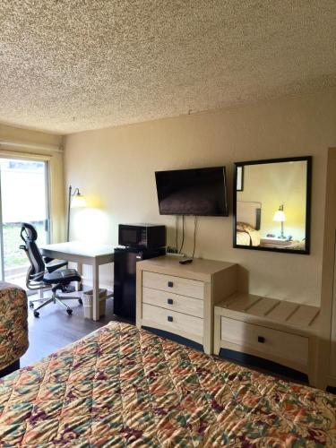American Inn & RV Park - image 12