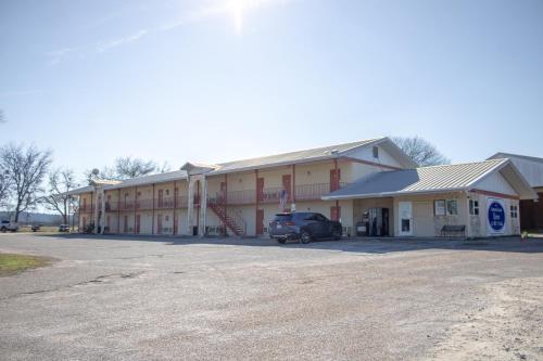 . American Inn & RV Park