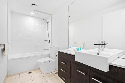 636358485 Harbour Quays Apartments