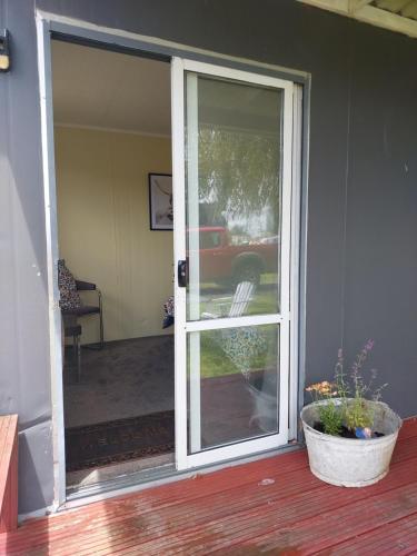 Waitomo Farmstay - Cabin 3 or 4 in Hangatiki