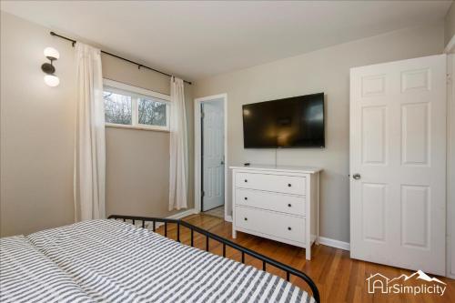 Two Incredible Homes - 07 Miles Apart Two Incredible Homes - 07 Miles Apart