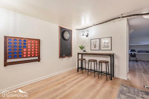 Two Incredible Homes - 07 Miles Apart Two Incredible Homes - 07 Miles Apart