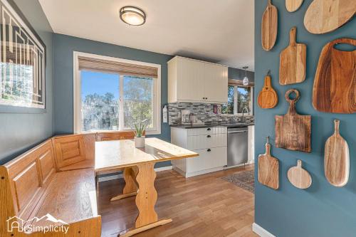 Two Incredible Homes - 07 Miles Apart Two Incredible Homes - 07 Miles Apart