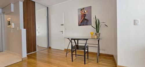 One-Bedroom Apartment image 4