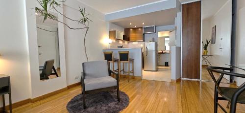 One-Bedroom Apartment image 3