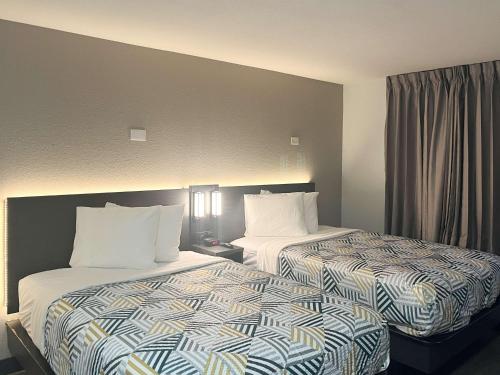 2 double beds
