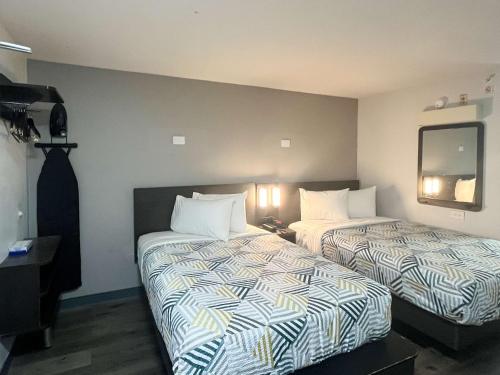 2 double beds