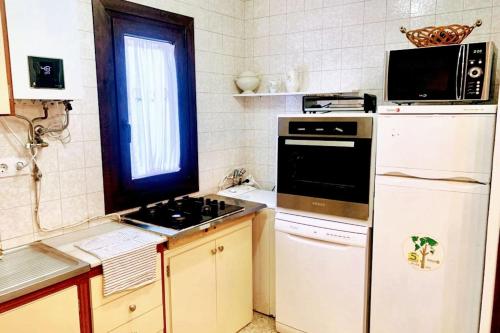 Konyha, Welcoming House with Sea View in Corme-Porto in Corme