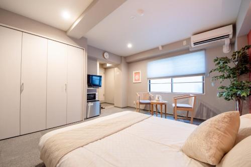 Standard Double Room image 10