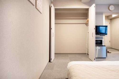 Standard Double Room image 9