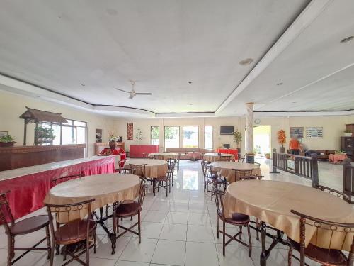 Vestabils, RedDoorz near Stadion Semeru Lumajang Jawa Timur in Lumadžanga