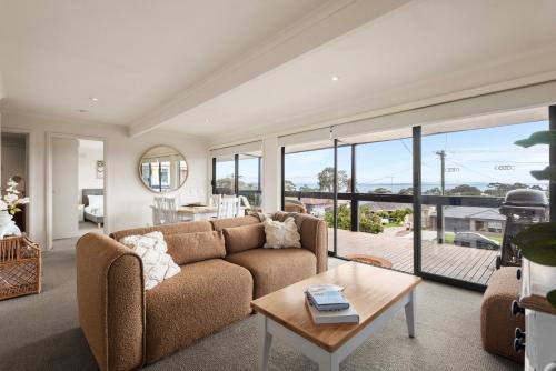 Exterior view of Springs Getaway, Bayviews, Sleeps 6, Boat Parking