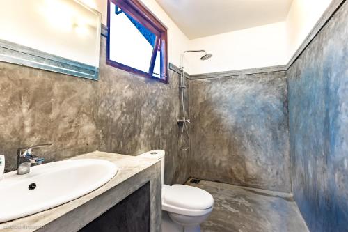 Deluxe Double Room with Balcony and Sea View image 1