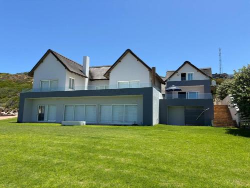 ทัศนียภาพภายนอกโรงแรม, Jongensfontein Beachside Villa in ยองเคนส์ฟอนไทน์