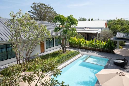 Khwang Khun Yaow Cafe Resort & Pool Villa