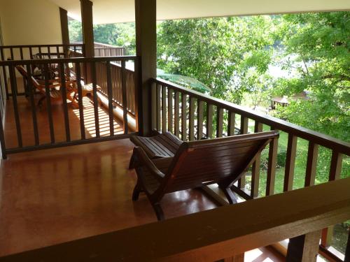 Balkon/Terrasse, River Kwai Bridge Resort in Kanchanaburi