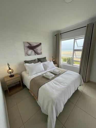 9 Dolphin Bay, Aston Bay in Aston Bay