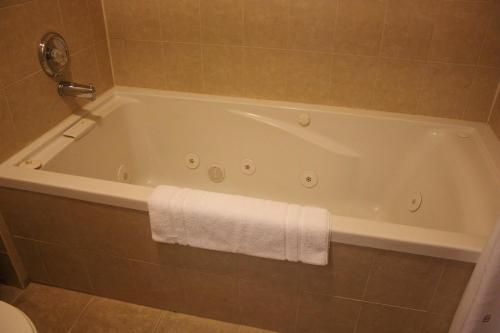 Relax Inn Chehalis - 화장실