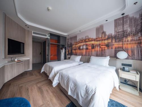 Superior Twin Room image 3