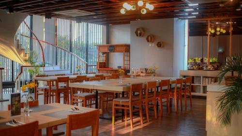 Up-Peak Hotel Simpang Lima Semarang Formerly HA-KA Simpanglima Hotel Semarang - 레스토랑