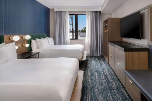 DoubleTree Suites by Hilton Mount Laurel - image 2