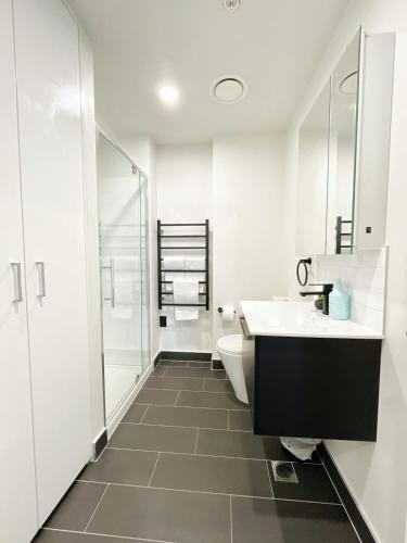 Chic Downtown 1Bed Aircon Apt with Pool Gym Sauna Near Skytower, Auckland (photo 11)