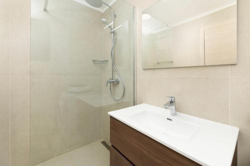 One-Bedroom Apartment with Sea View and Terrace image 6