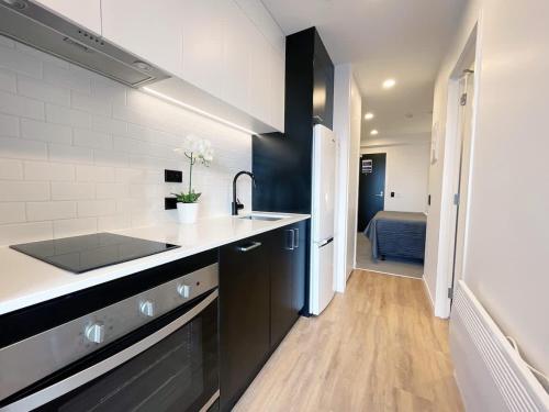 Stylish & Cozy 1 Bedroom Penthouse Apartment in CBD Near Skytower- Pool Gym Sauna, Auckland (photo 11)