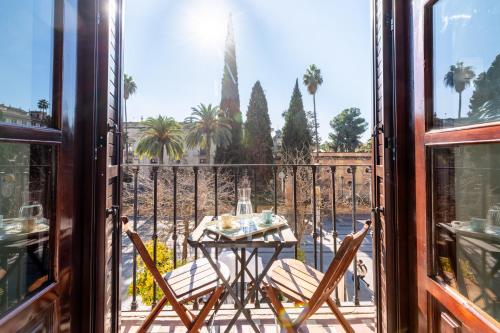 SF Apartamento con balcones con vistas al Hotel Alfonso XIII y a la Universidad 1