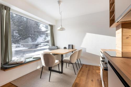 2 bedrooms, 3 beds