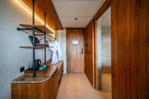 Deluxe Room image 8