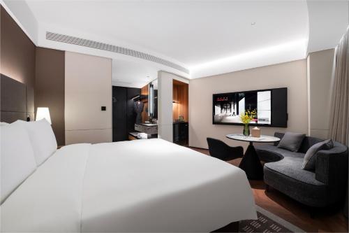 Intercity Shanghai Xujiahui - Free Minibar and near Yishan Road Metro Station, Shanghai (foto 9)