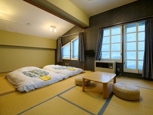 4 futon beds