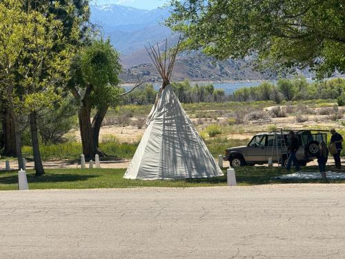 Mount-N-Lake Motel