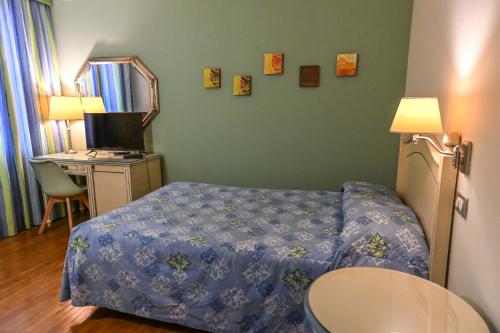 1 double bed