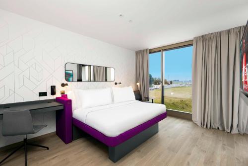 YOTEL Geneva Lake in นียง