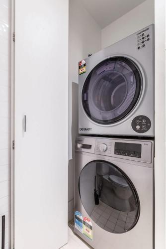 VAQUAY Fifth Avenue In Melbourne CBD - image 4