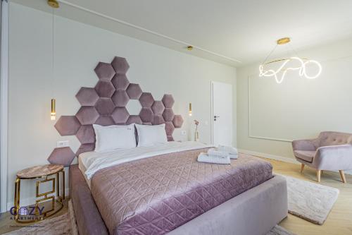 One-Bedroom Premier Apartment image 7