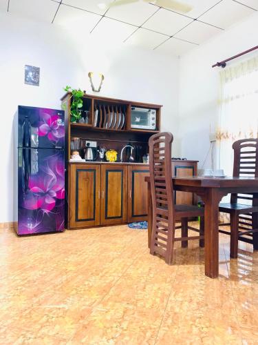 Moon Glow Guest - image 2