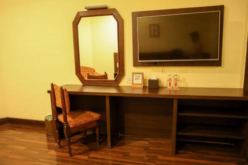 Deluxe Double Room - 15% Discount on F&B image 2